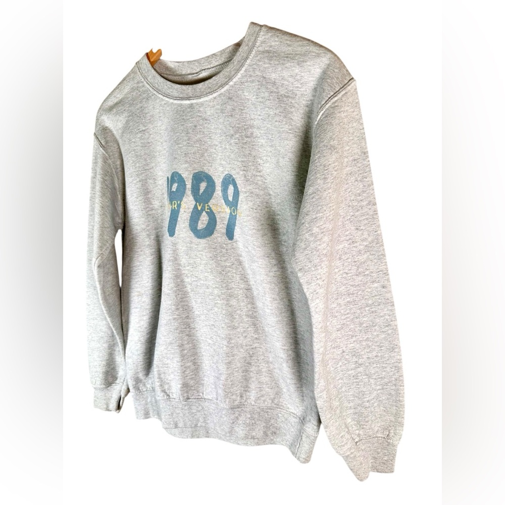 Taylor Swift Spotify Fans First Heather Gray 1989 (Taylor's Version) sweatshirt - Picture 3 of 6